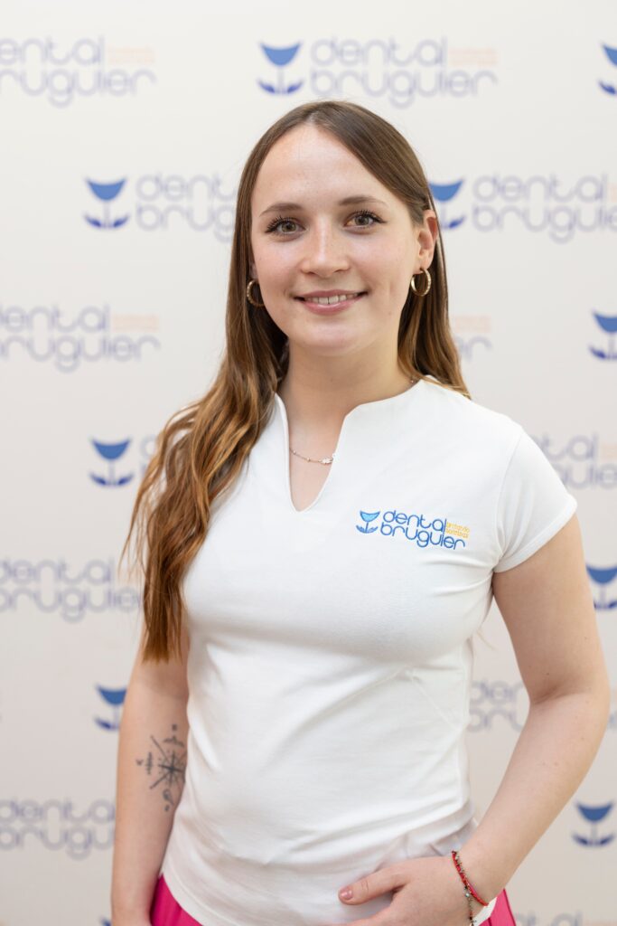 Evgenia Balkhozhaeva_Higienista Dental Bruguier