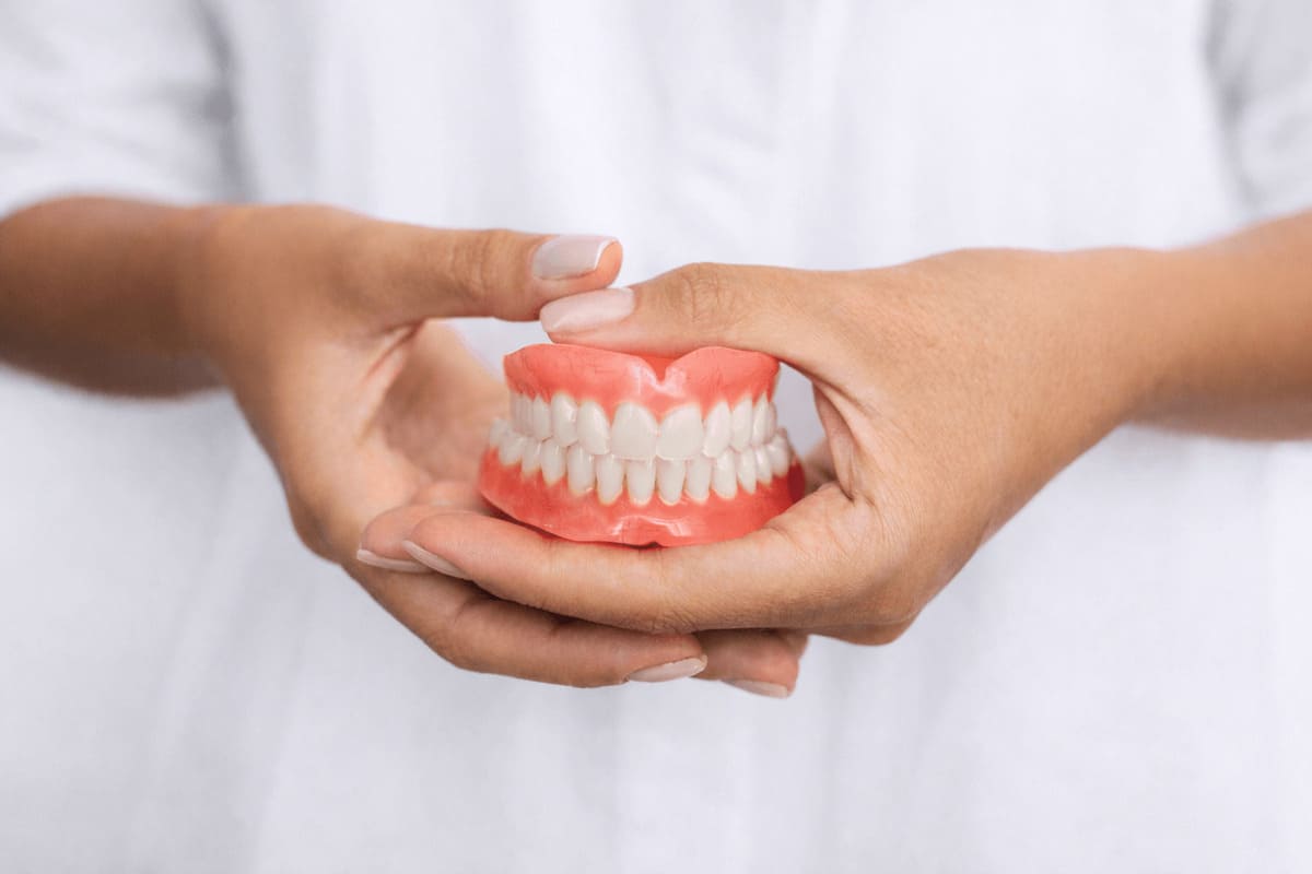 Mordida abierta, cruzada o profunda: cómo afecta cada una a tu salud y cómo se corrige